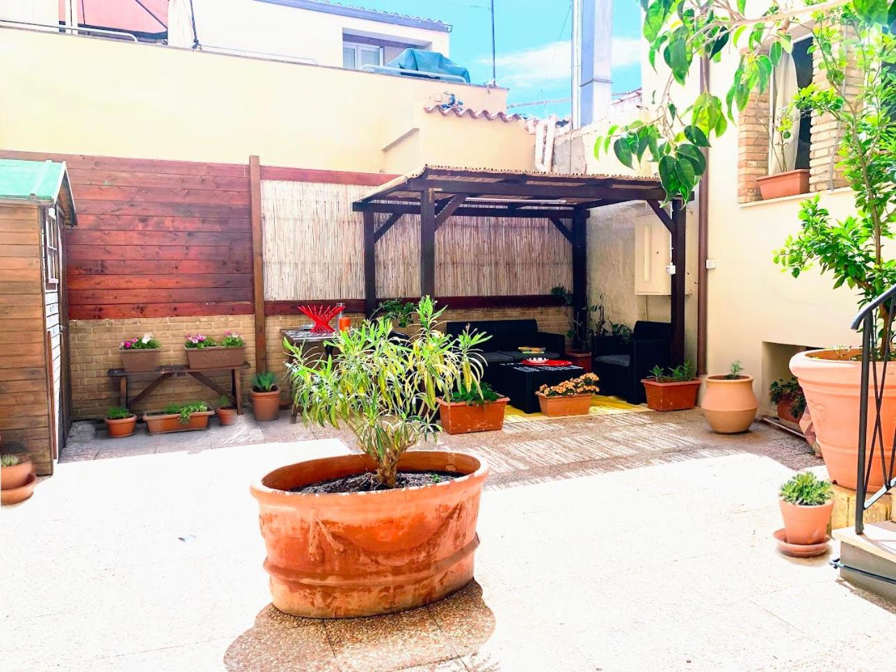 Oasi Urbana Con Terrazza E Vista Apartment Cagliari Exterior foto